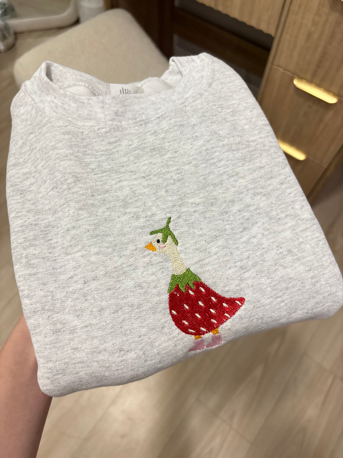 🍓Strawberry Goose Embroidered Sweatshirt